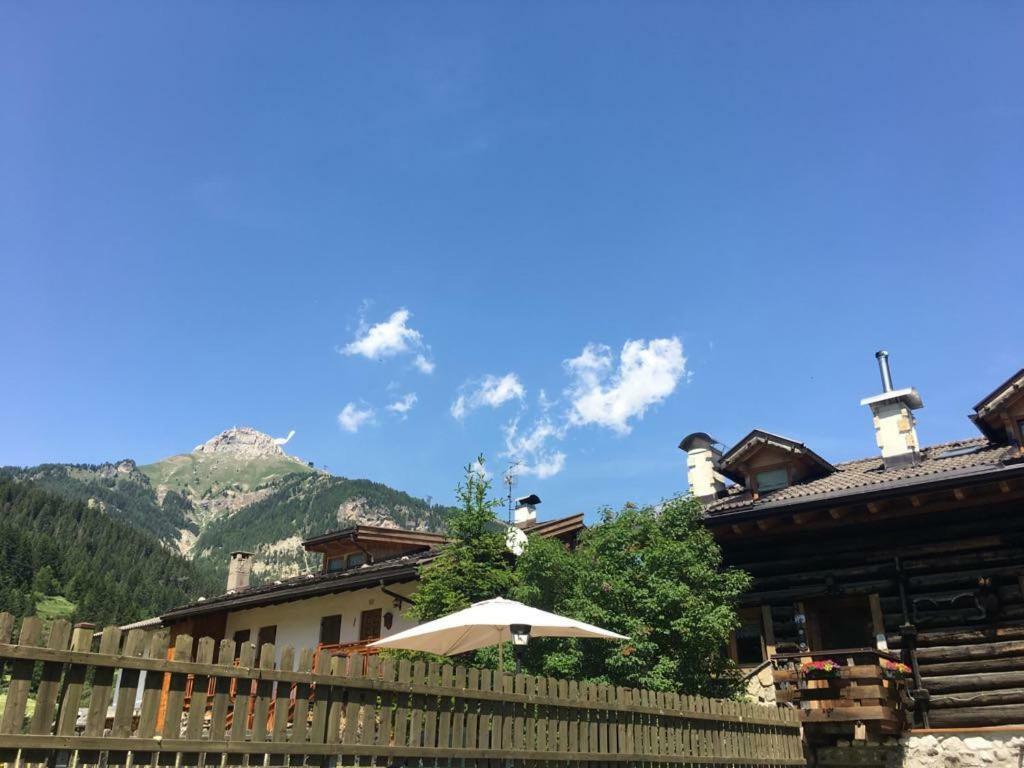 Mes Lastei Lägenhet Campitello di Fassa Exteriör bild
